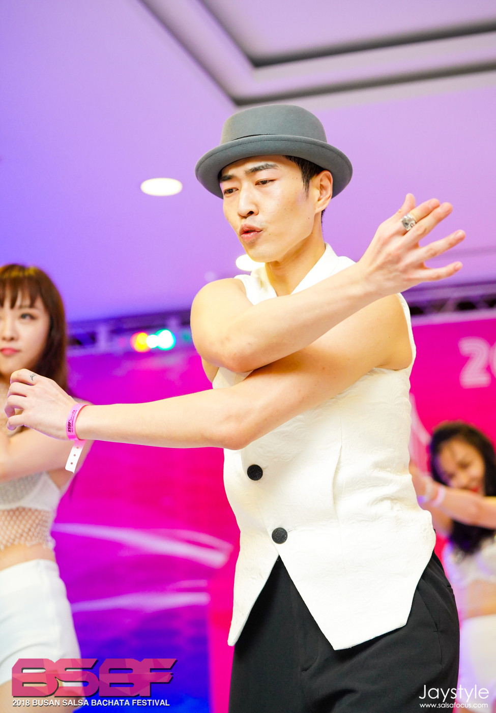 2039003761_IDWZ9TA7_JAY08171as_logo.jpg