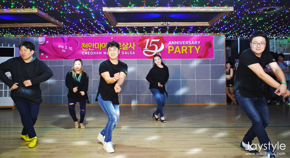 239041461_R1gUkANf_JAY04800_logo_s.jpg