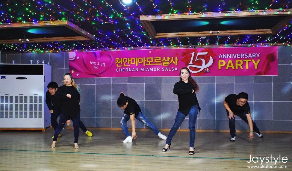 239041461_VFNa7KrJ_JAY04831_logo_s.jpg