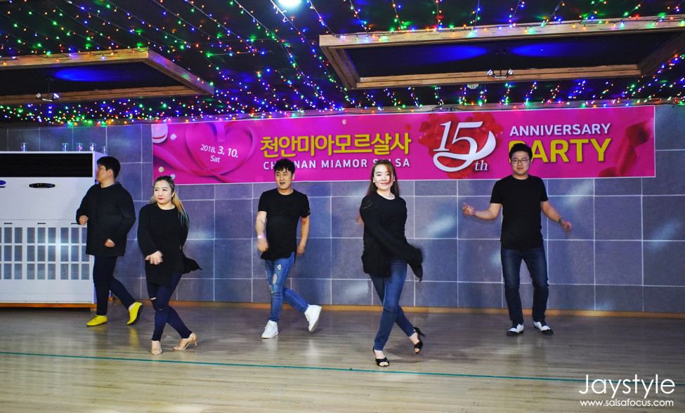 239041461_lCX8qUTB_JAY04827_logo_s.jpg